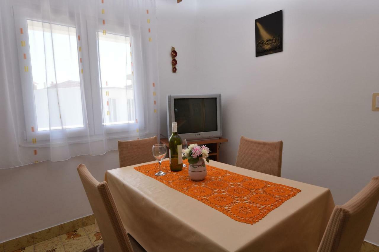 Apartment Visnja